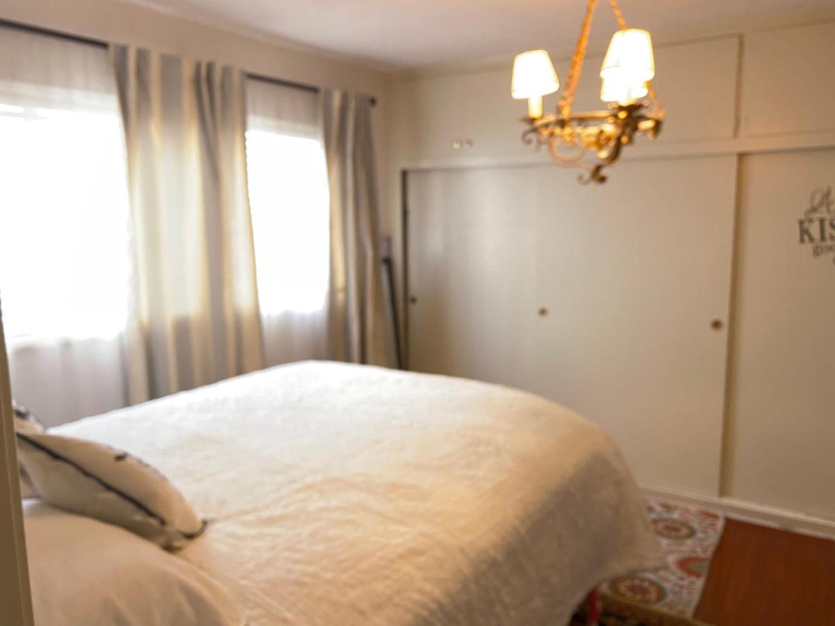 Habitación en casa particular In Beverly Hills - Private Bedroom & Bath For Female Only - Near Beverly Center, Cedars Sinai Hospital, The Grove Los Ángeles